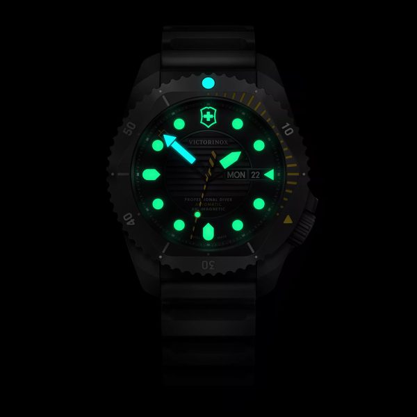 Relógio Victorinox Dive Pro Automático Titânio Preto 241997