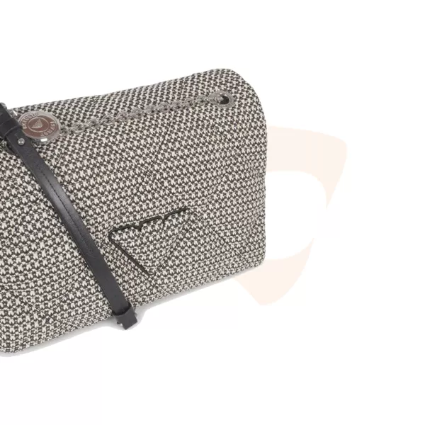 Bolsa Emporio Armani Crossbody em Palha e Algodão Preta Y3B208 YWT4E 80001