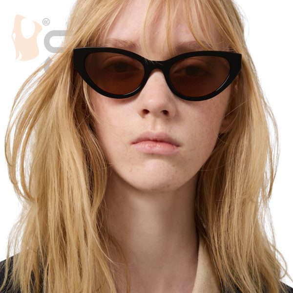 Óculos de Sol Miu Miu Butterfly - Preto/Marrom SMU A04 16K‑101